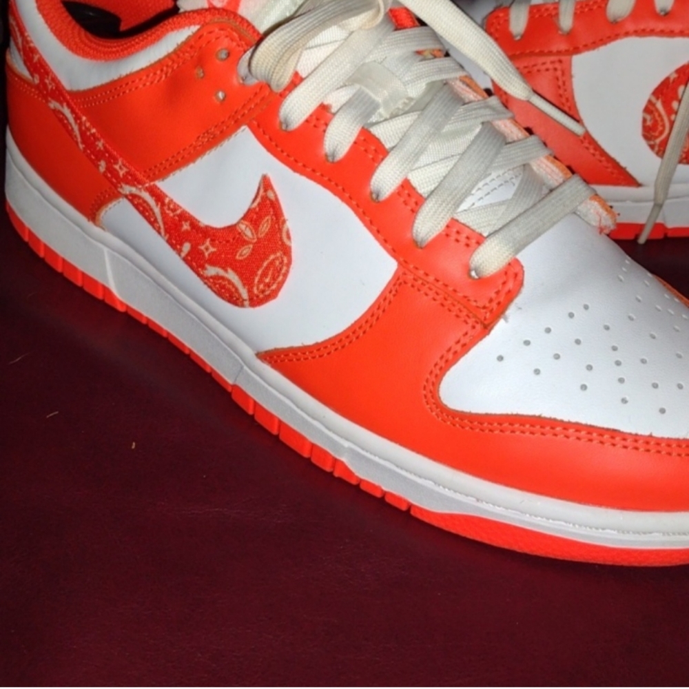 Nike dunk paisley orange
